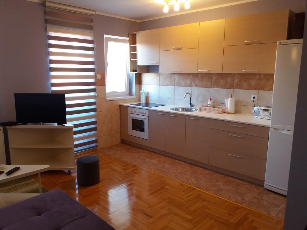 Apartment Azzuro Νόβι Σαντ Εξωτερικό φωτογραφία