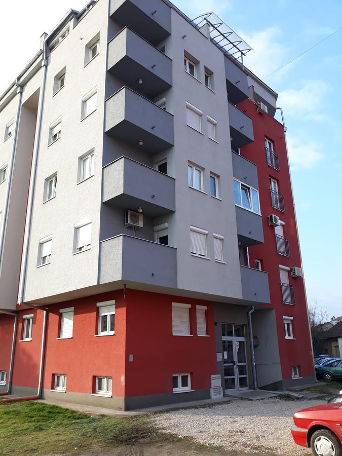 Apartment Azzuro Νόβι Σαντ Εξωτερικό φωτογραφία